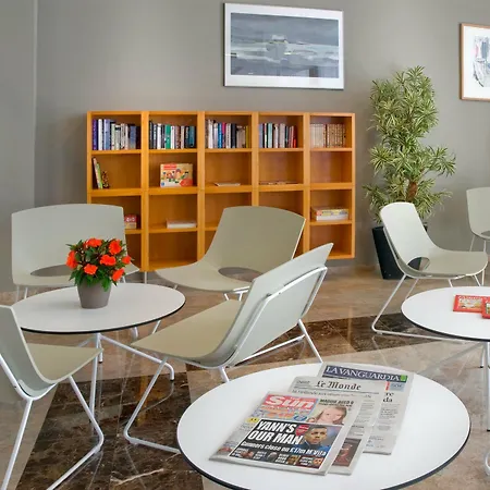 Cye Centre 살루